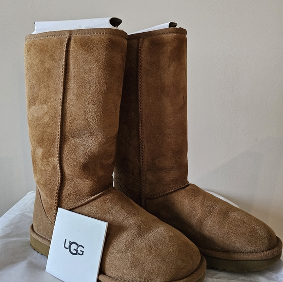 UGG Classic Tall Boot - Picture 5 of 6